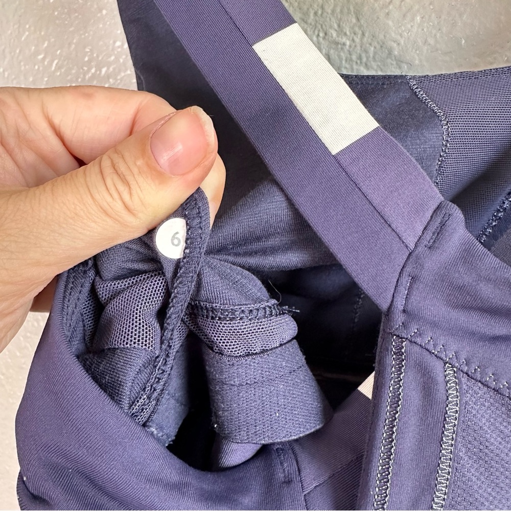 Lululemon Stuff Your Bra Tank II Workout Tank Top Blue White Stripe Women’s 6 - Picture 11 of 11